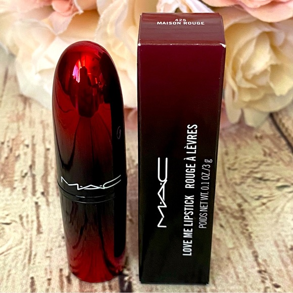 MAC - 425 MAISON ROUGE - LOVE ME LIPSTICK NEW! - Picture 2 of 5